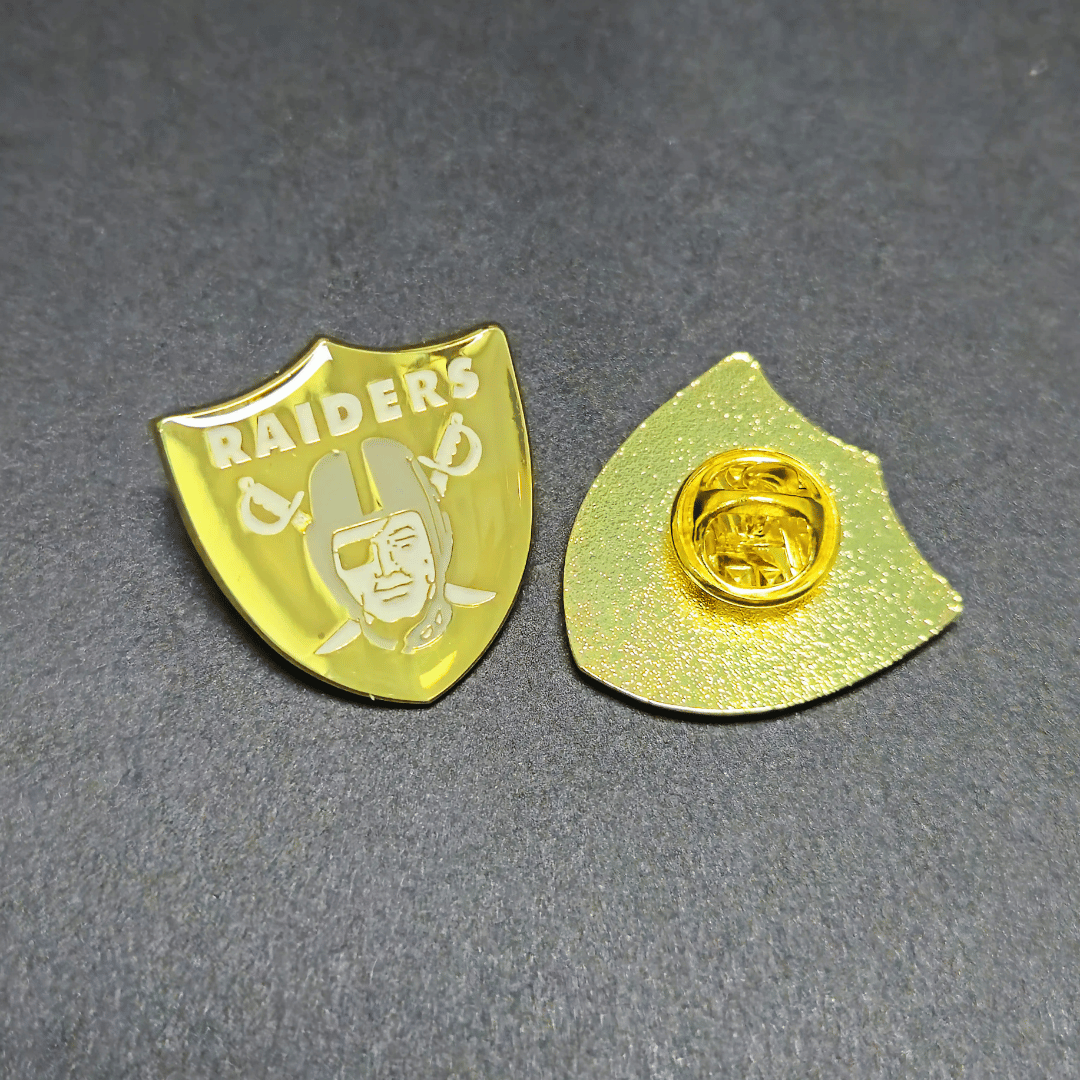 PIN LAS VEGAS RAIDERS DORADO LOGO