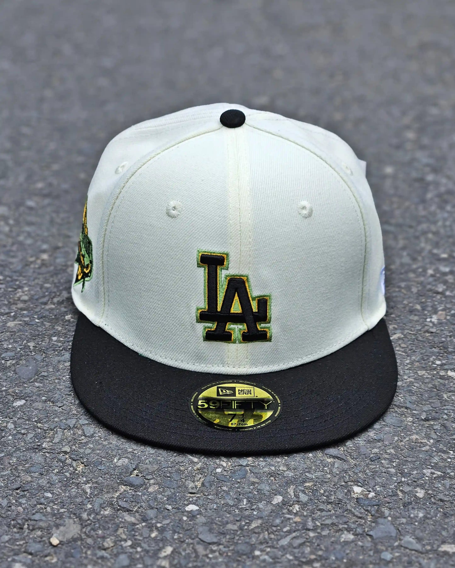 LOS ANGELES DODGERS BLANCO DODGERS STADIUM 40TH VISERA NEGRA