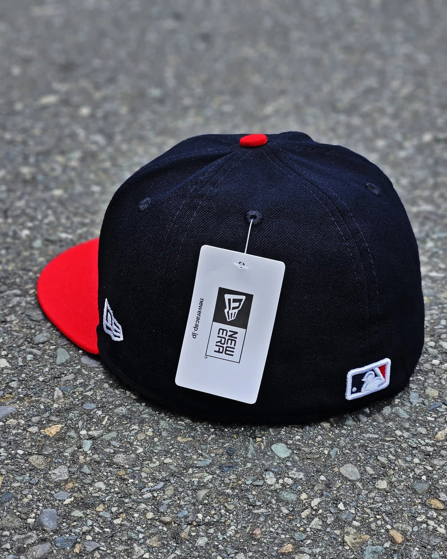 ATLANTA BRAVES NAVY VISOR ROJO