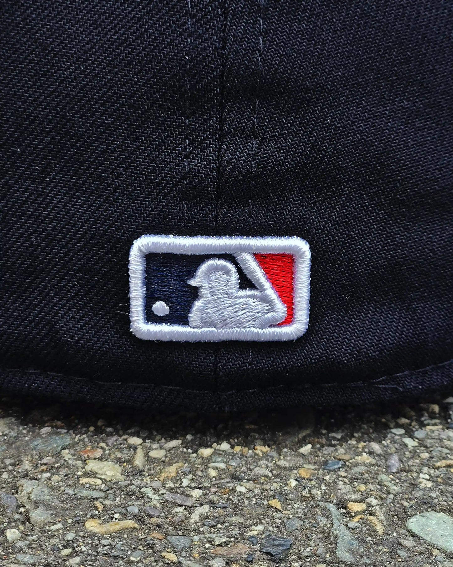ATLANTA BRAVES NAVY VISOR ROJO