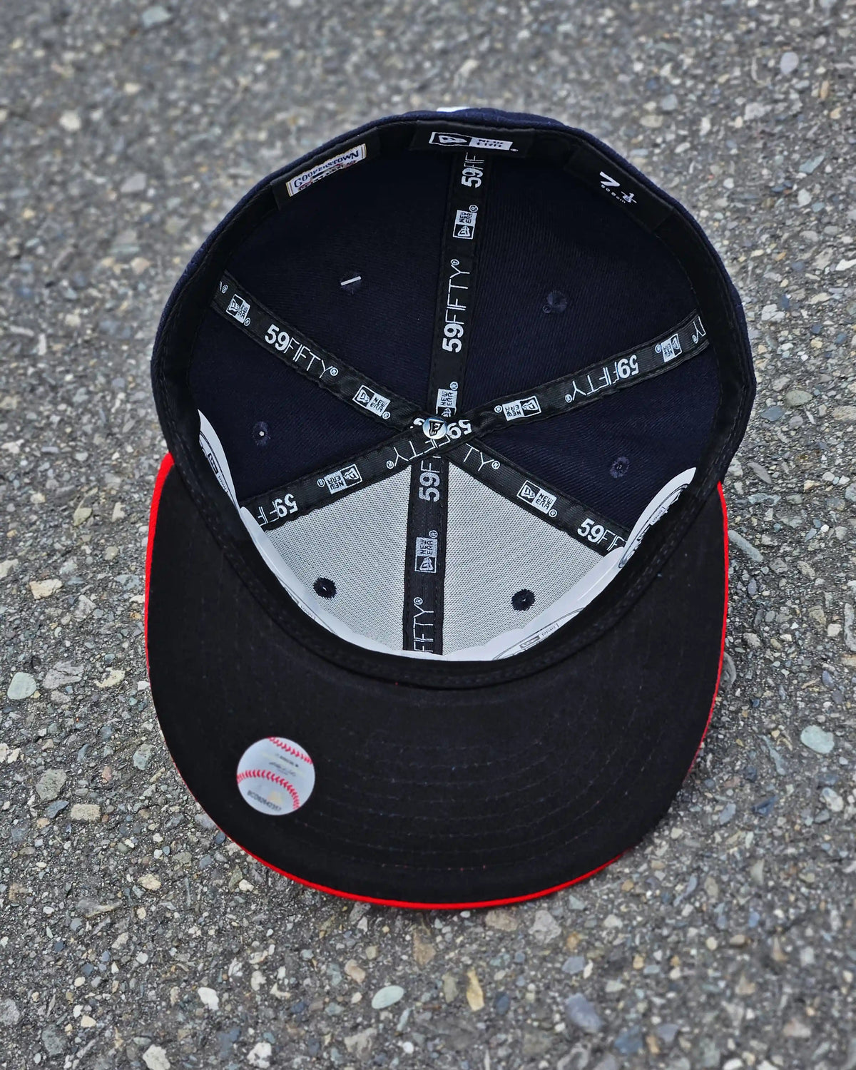 ATLANTA BRAVES NAVY VISOR ROJO