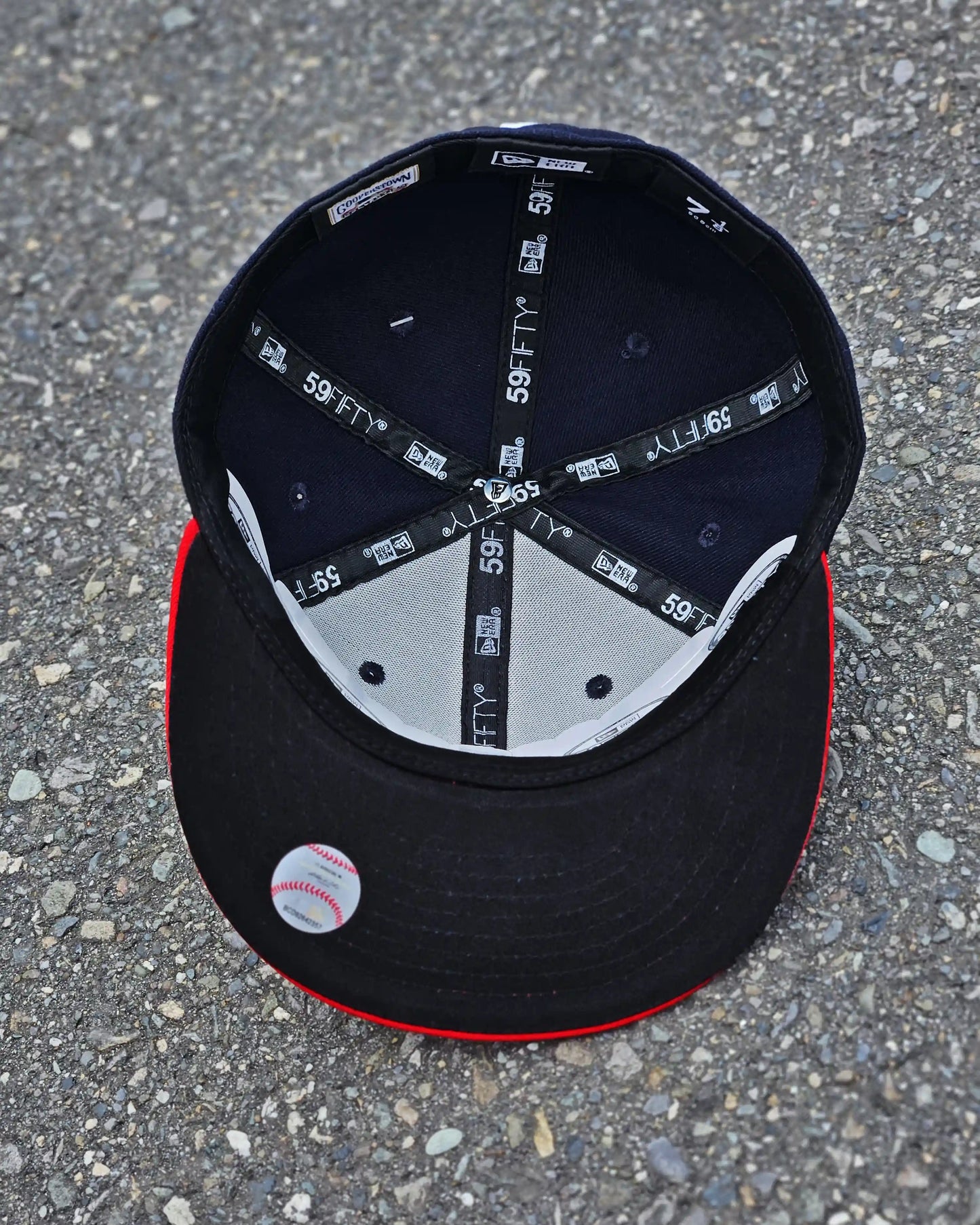 ATLANTA BRAVES NAVY VISOR ROJO