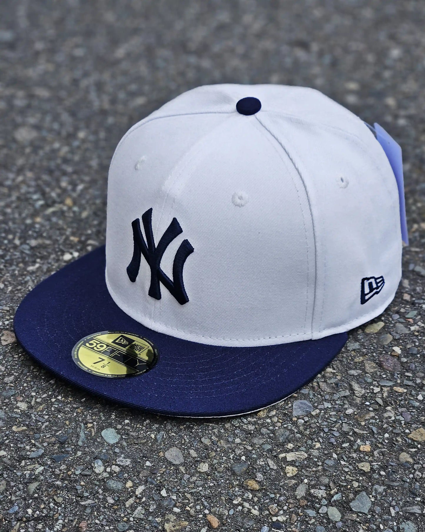 NEW YORK YANKEES BLANCO VISOR AZUL