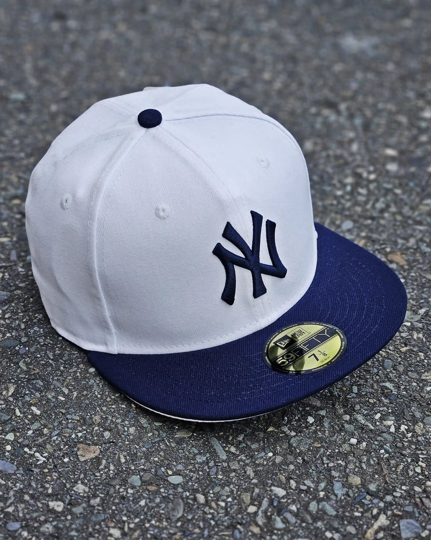 NEW YORK YANKEES BLANCO VISOR AZUL
