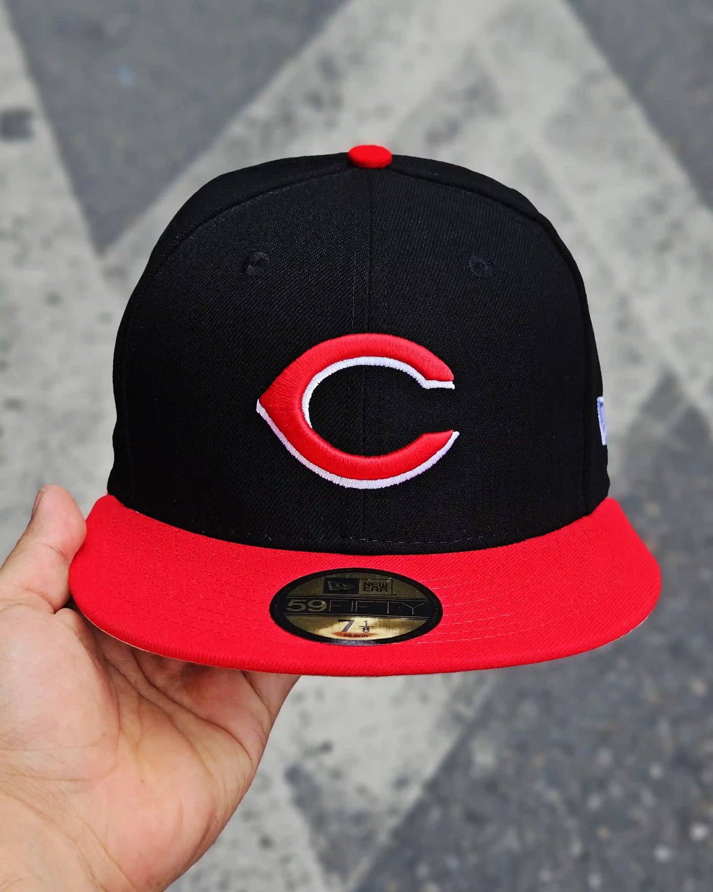 CINCINNATI REDS NEGRO VISOR ROJO