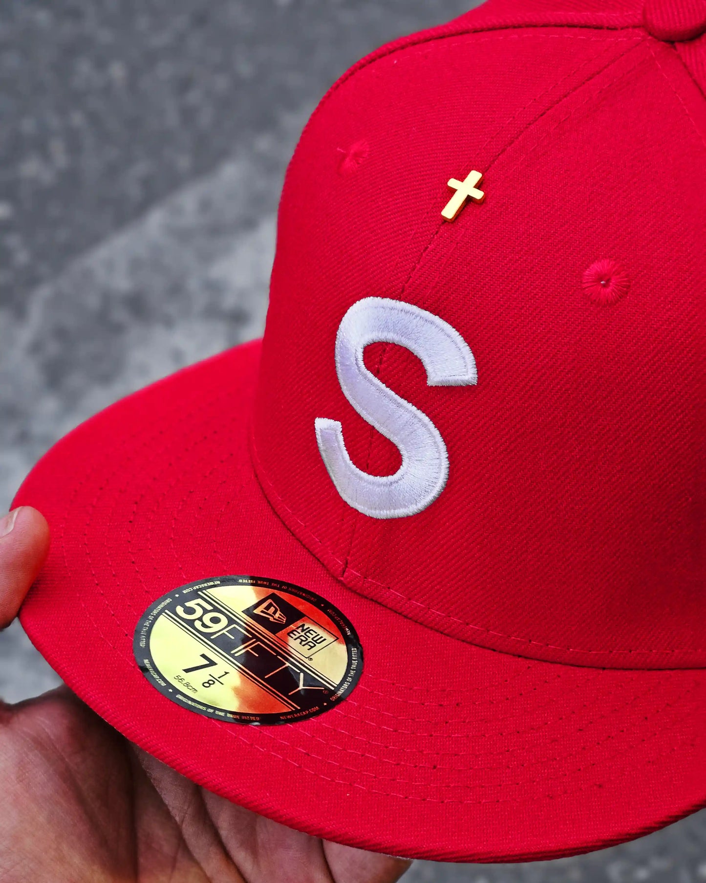 SUPREME EXCLUSIVE ROJO JESUS PIECE S