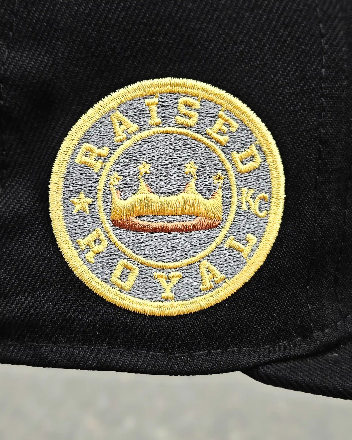 KANSAS CITY ROYALS NEGRO RAISED ROYALS DORADO