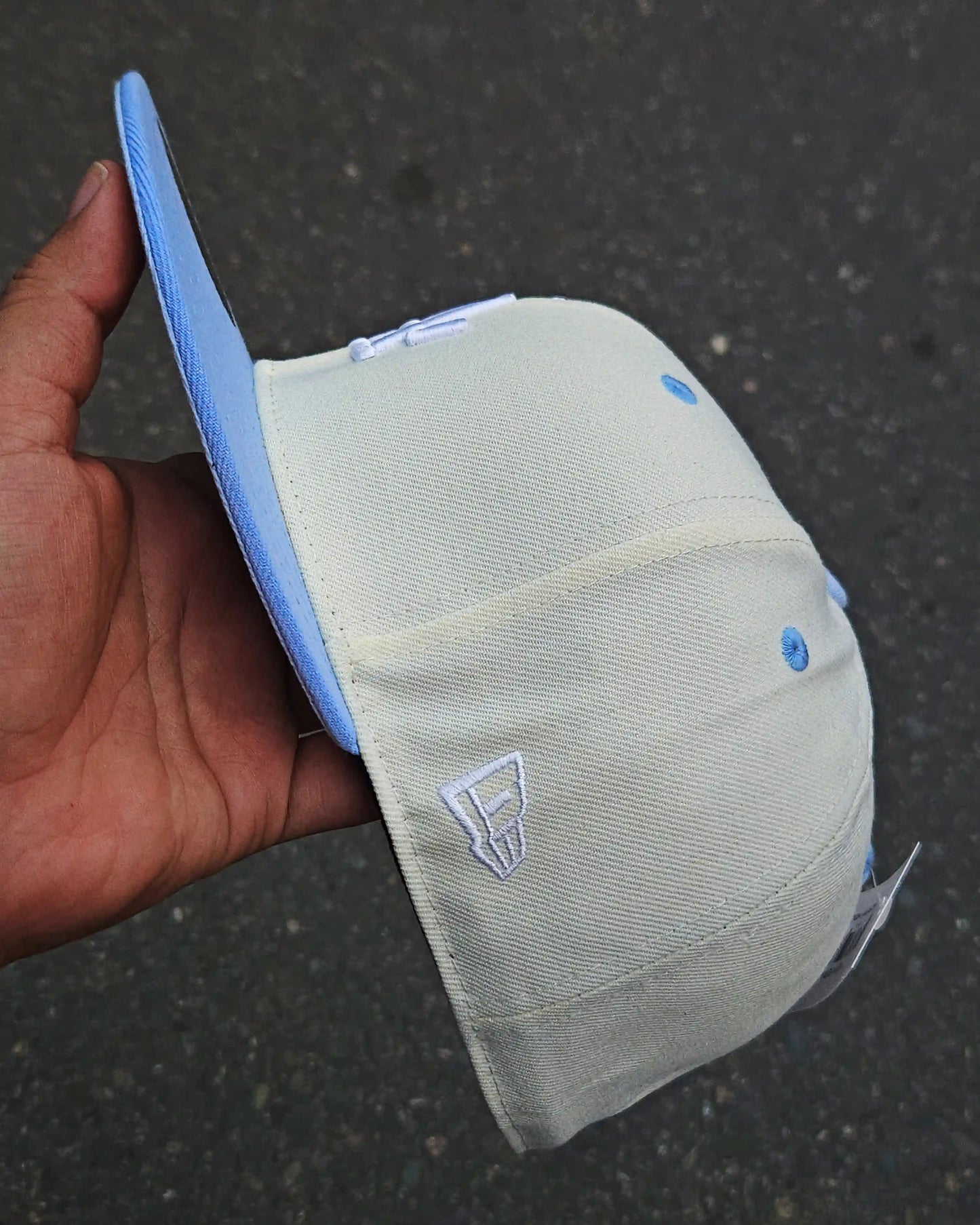 LOS ANGELES ANGELS BEIGE 50TH ANNYVERSARY VISOR AZUL