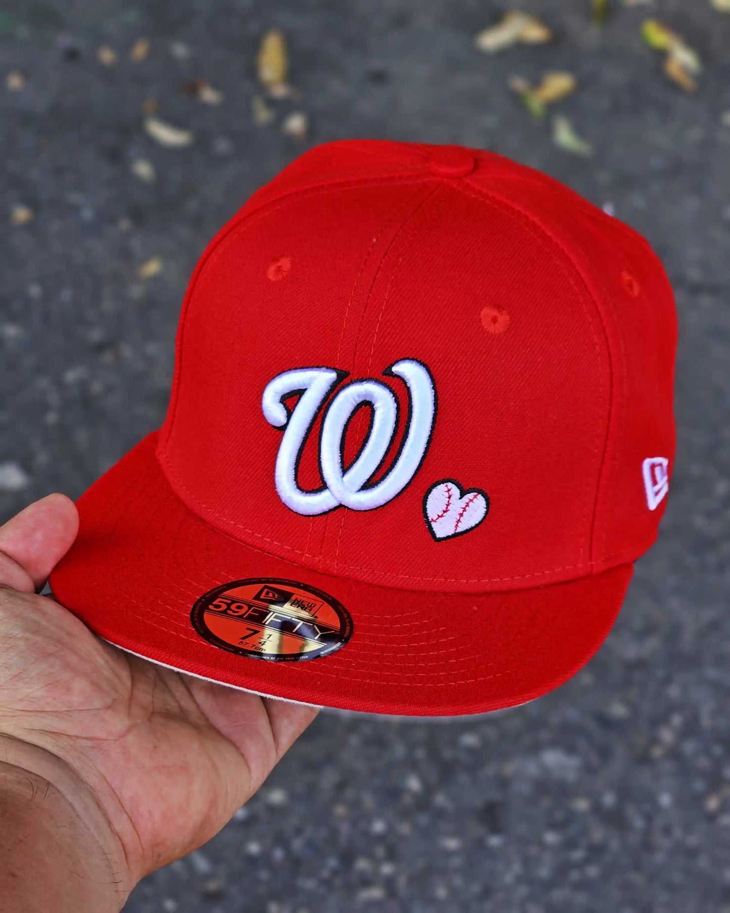 WASHINGTON NATIONALS ROJO HUSTLE AND LOVE = GAME