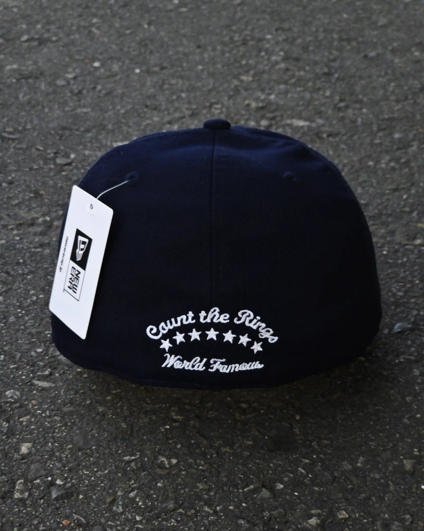 SUPREME EXCLUSIVE NAVY UNDISPUTED BOX LOGO