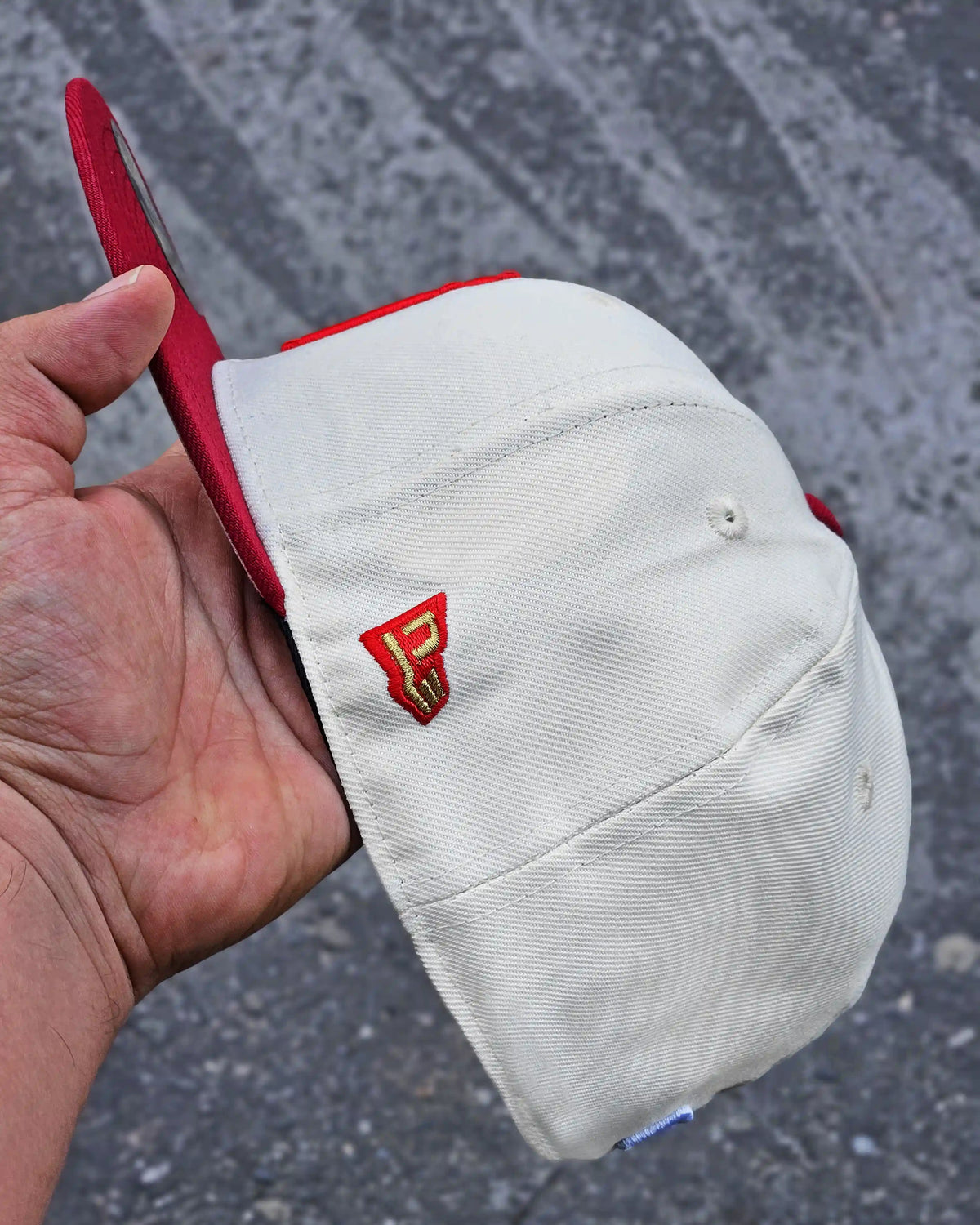 LOS ANGELES DODGERS BEIGE UPSIDE DOWN VISOR ROJO
