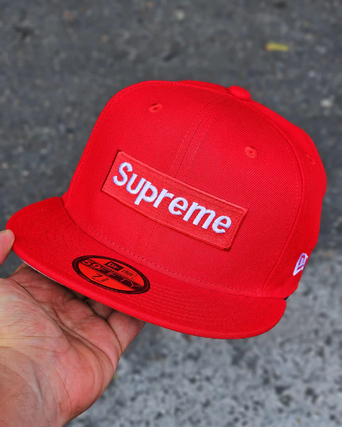 SUPREME EXCLUSIVE ROJO SHOP BOX LOGO MILAN