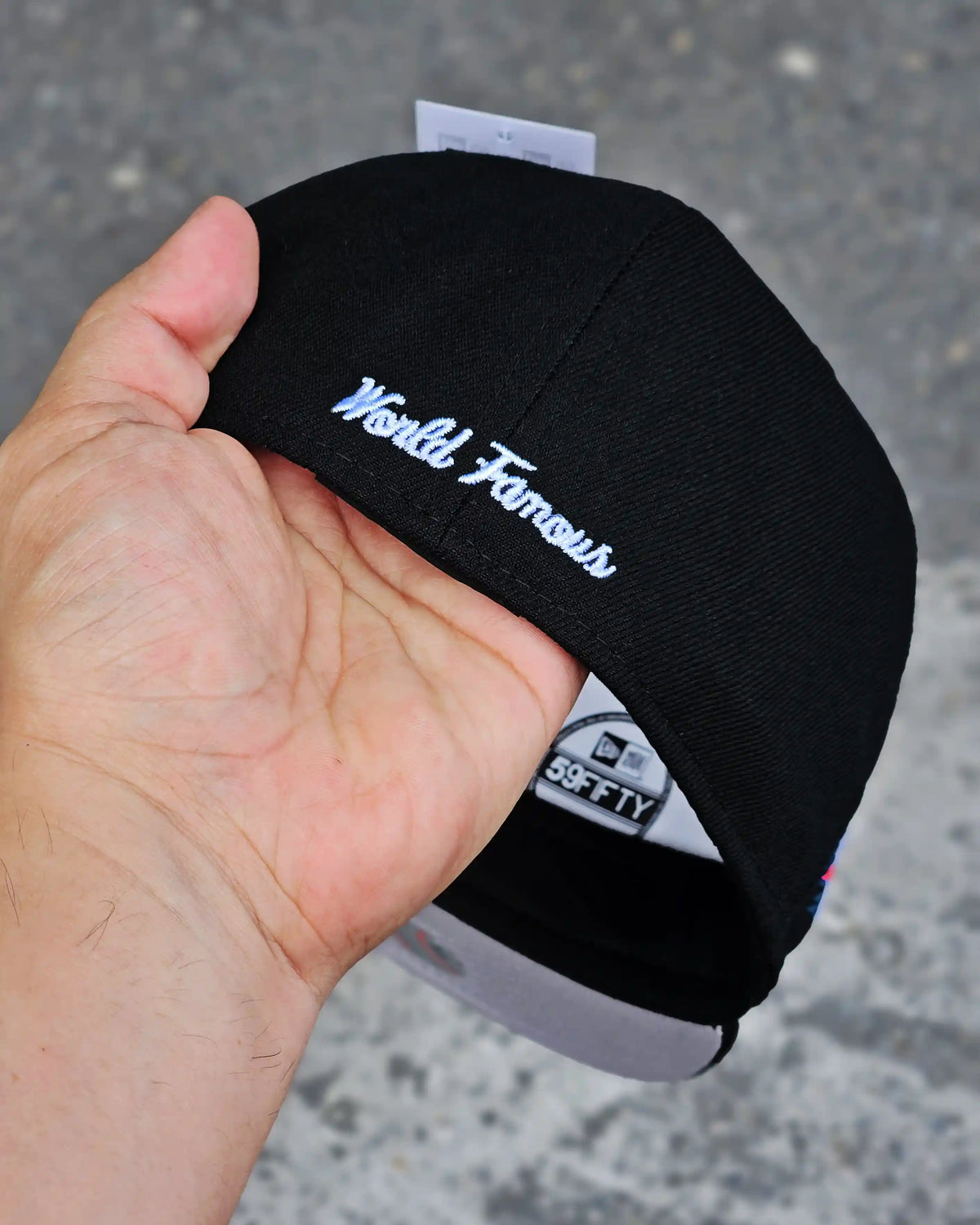 SUPREME EXCLUSIVE NEGRO SHOP BOX LOGO NEW YORK