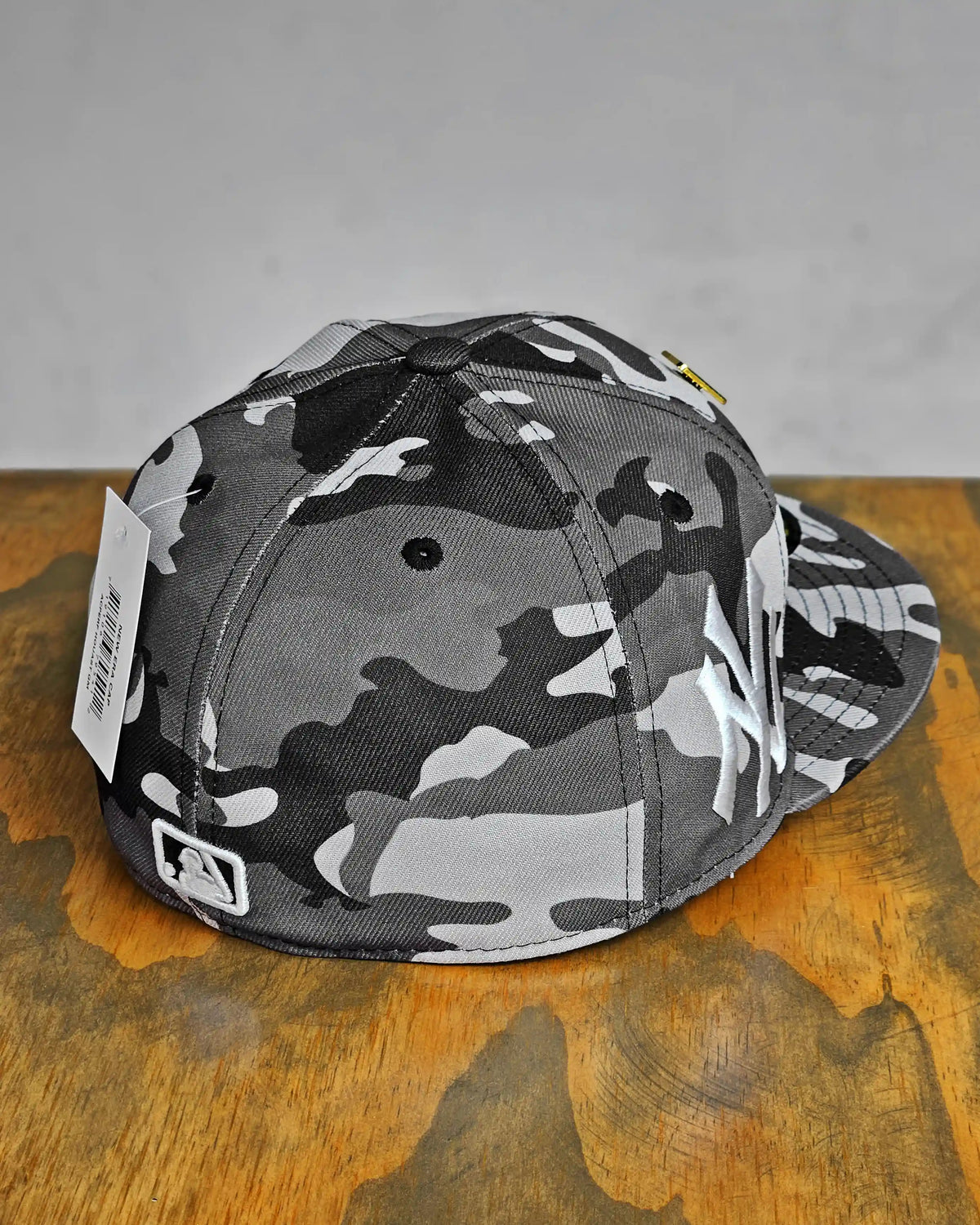 SUPREME EXCLUSIVE SNOW CAMO SHOP BOX LOGO YANKEES