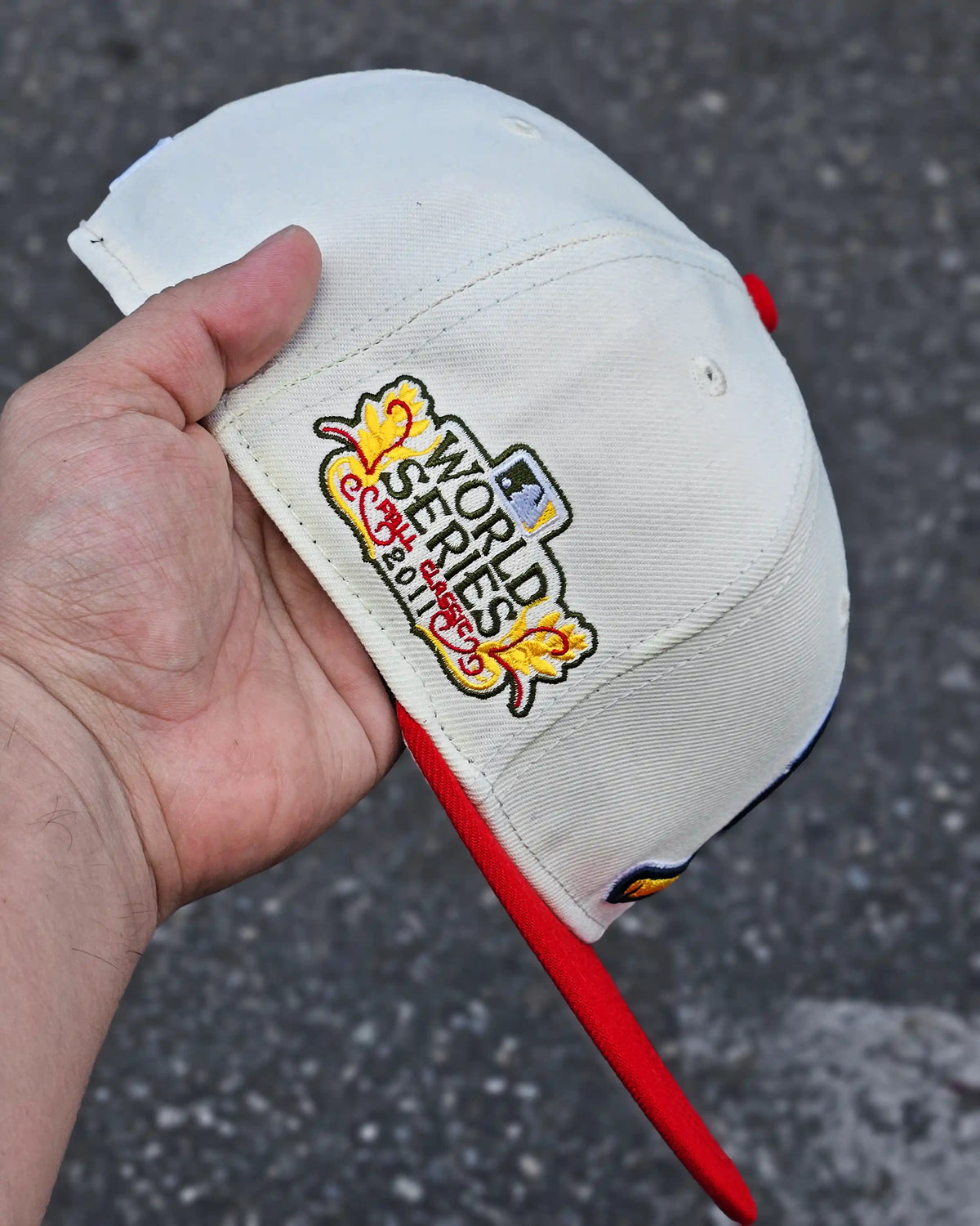 SAN LUIS CARDENALES BEIGE VISOR ROJO