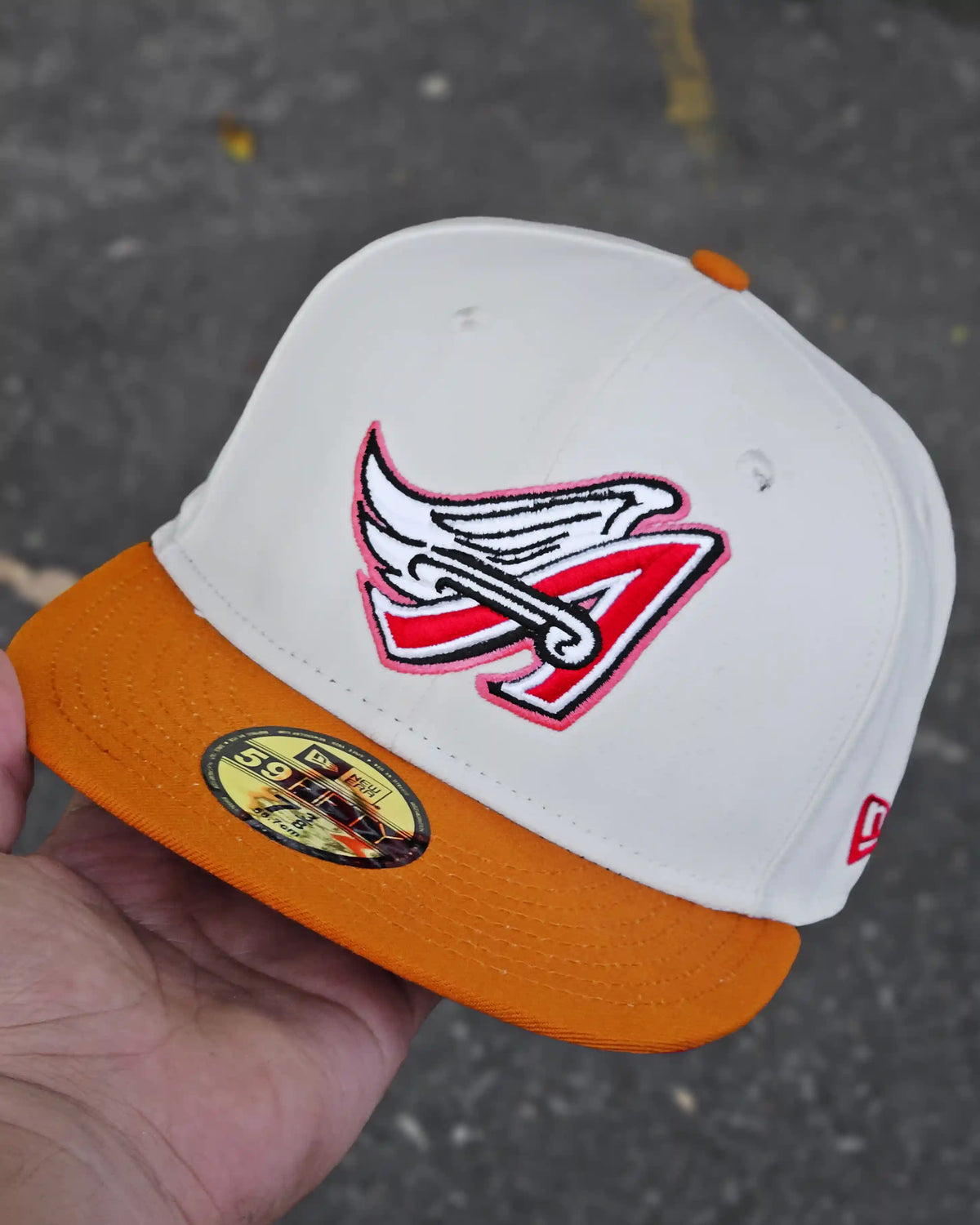 LOS ANGELES ANGELS BEIGE 5OTH ANNIVERSARY VISOR MOCCA UV ROJO