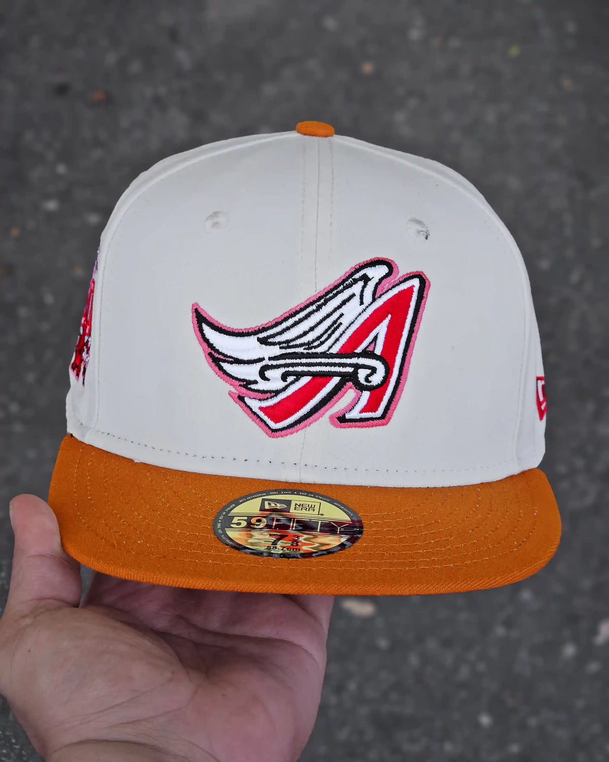 LOS ANGELES ANGELS BEIGE 5OTH ANNIVERSARY VISOR MOCCA UV ROJO