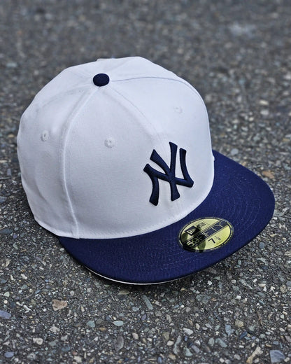 NEW YORK YANKEES BLANCO VISOR AZUL