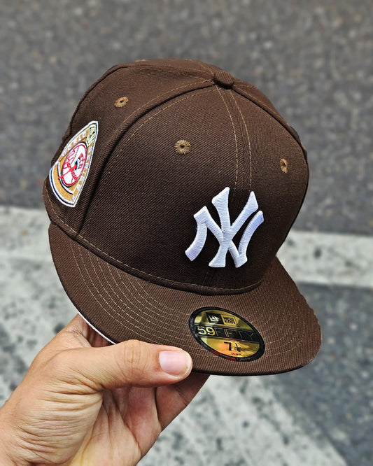 NEW YORK YANKEES CAFE 50TH ANNYVERSARY