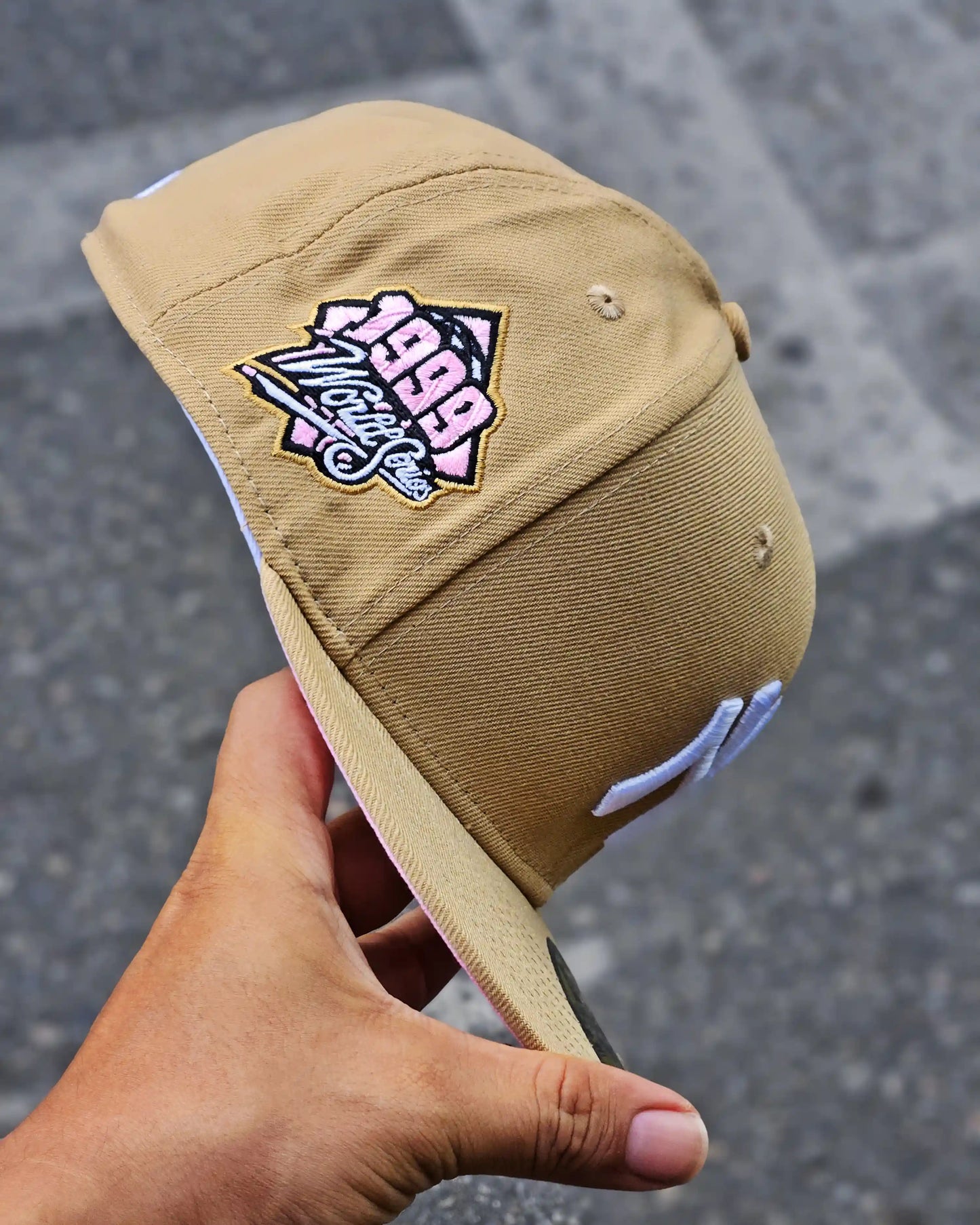 NEW YORK YANKEES BEIGE WORLD SERIES 1999 ROSA