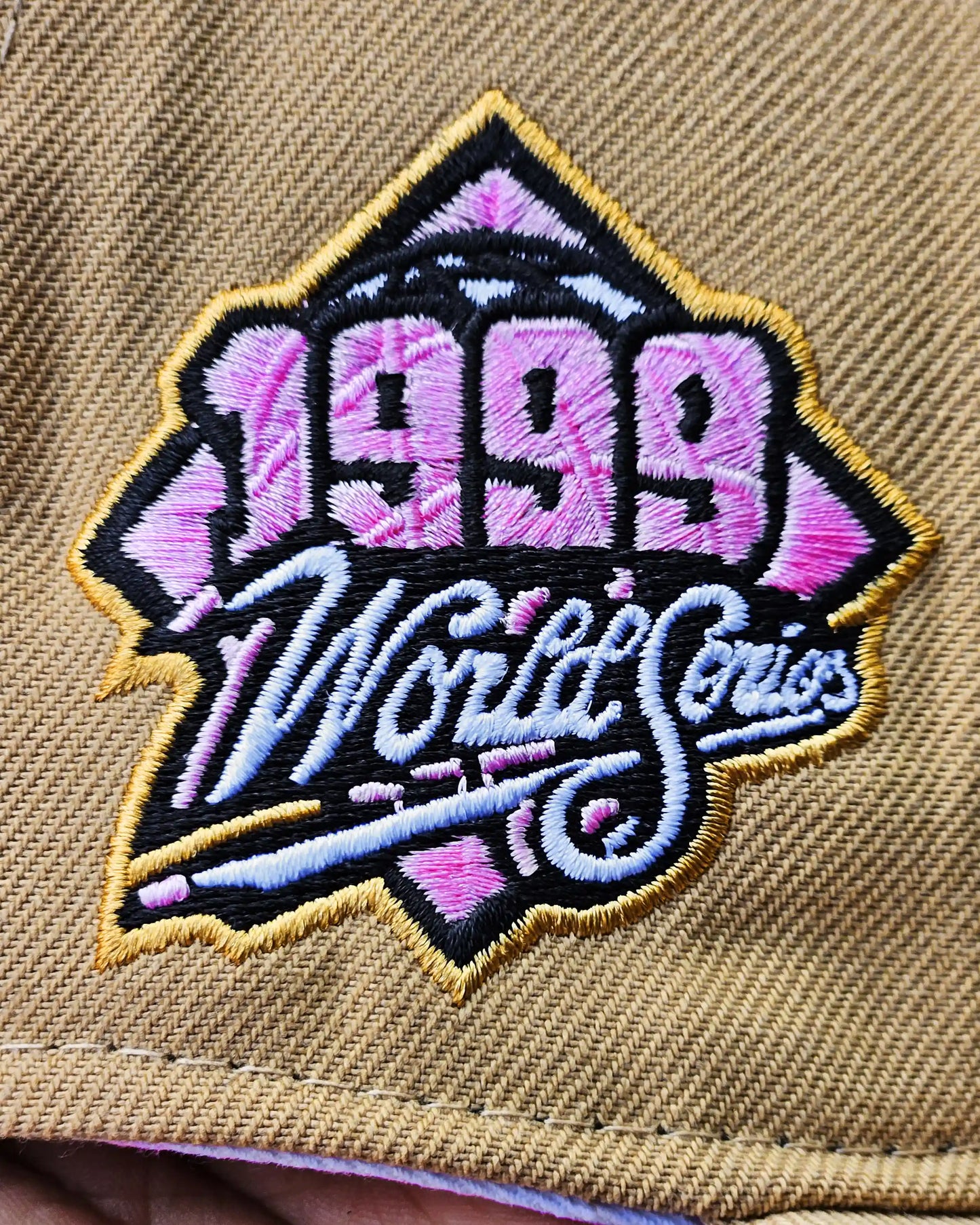 NEW YORK YANKEES BEIGE WORLD SERIES 1999 ROSA