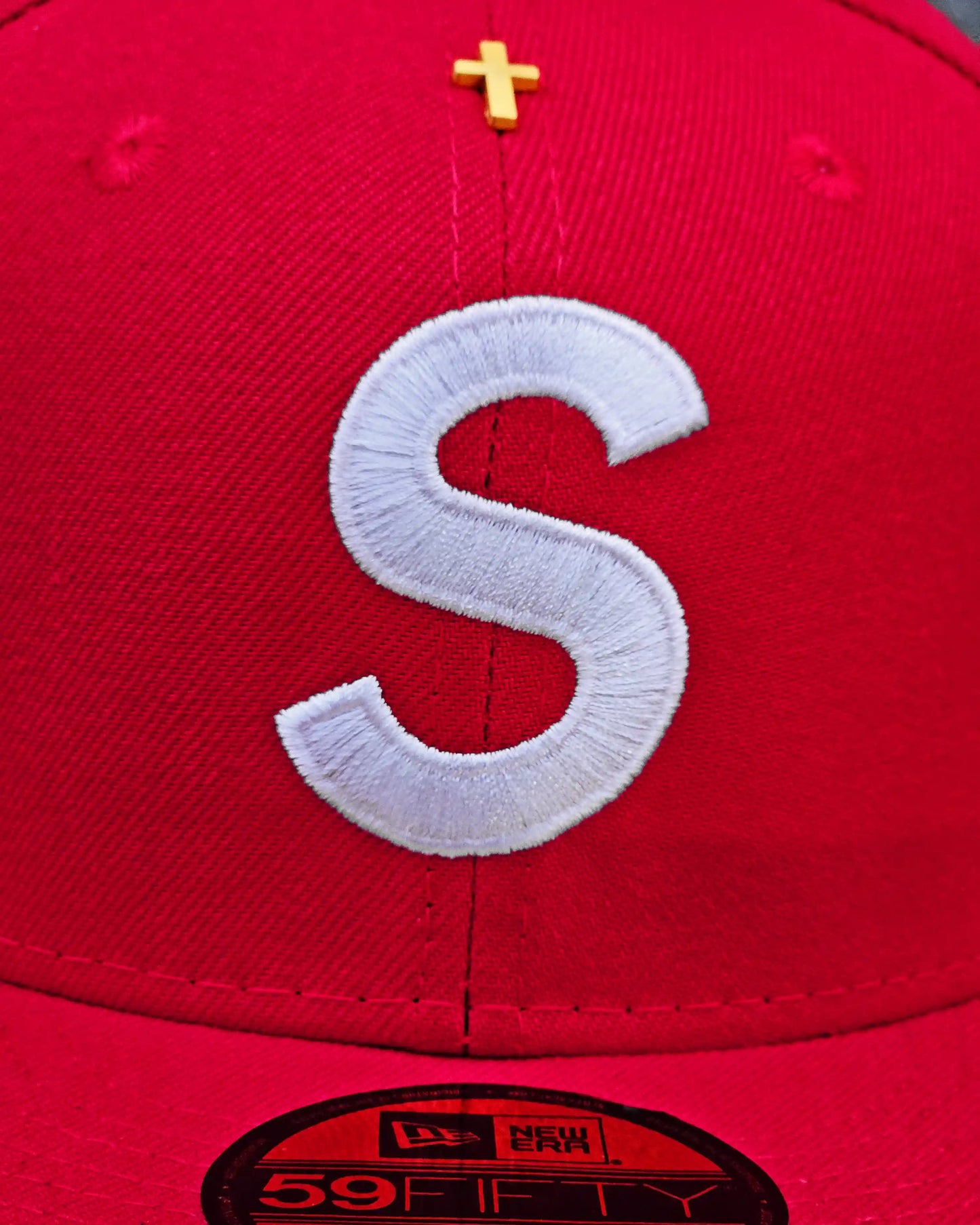 SUPREME EXCLUSIVE ROJO JESUS PIECE S