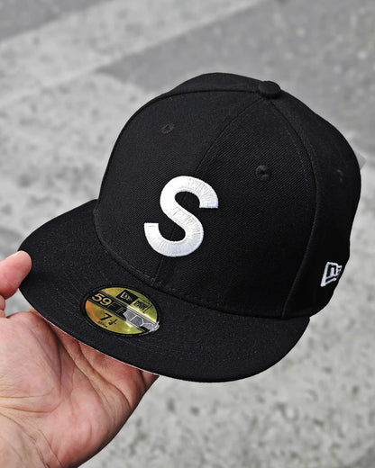 SUPREME EXCLUSIVE NEGRO BALL PIN