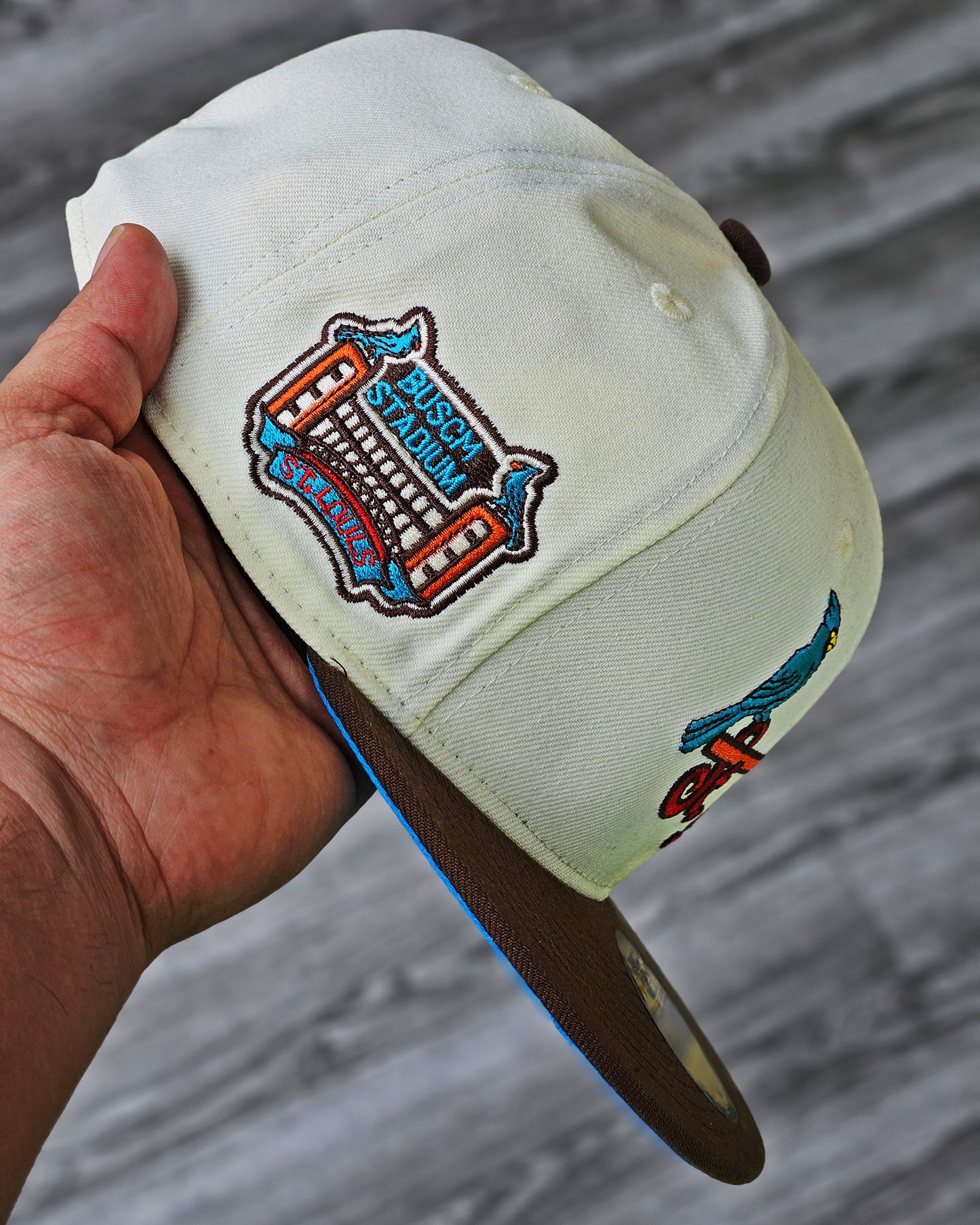 SAN LUIS CARDENALES CREMA BUSCH STADIUM VISOR CAFE