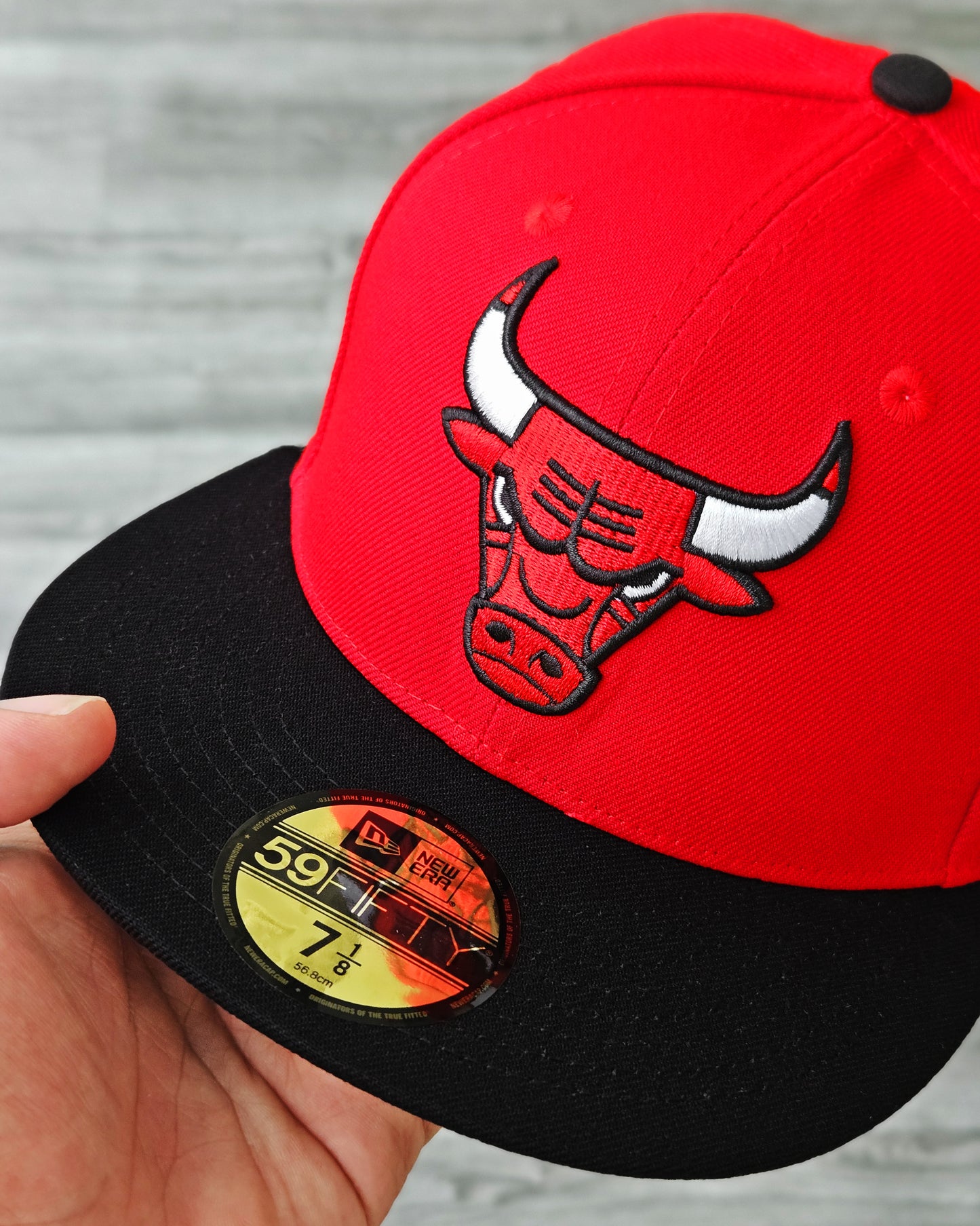 CHICAGO BULLS ROJO VISOR NEGRO