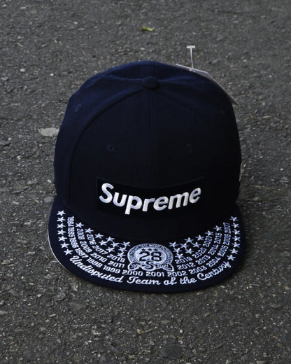 SUPREME EXCLUSIVE NAVY UNDISPUTED BOX LOGO