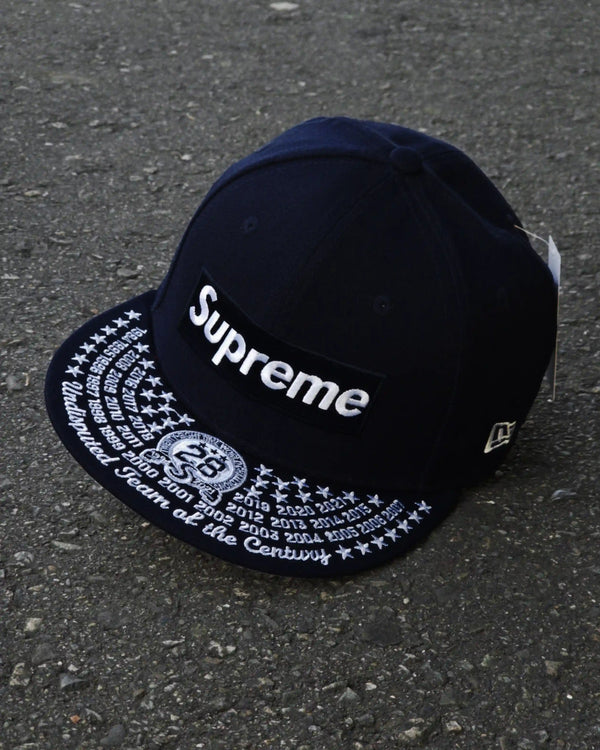 SUPREME EXCLUSIVE NAVY UNDISPUTED BOX LOGO