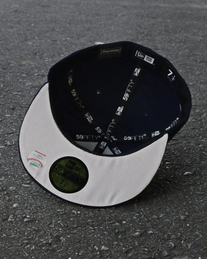 SUPREME EXCLUSIVE NAVY UNDISPUTED BOX LOGO