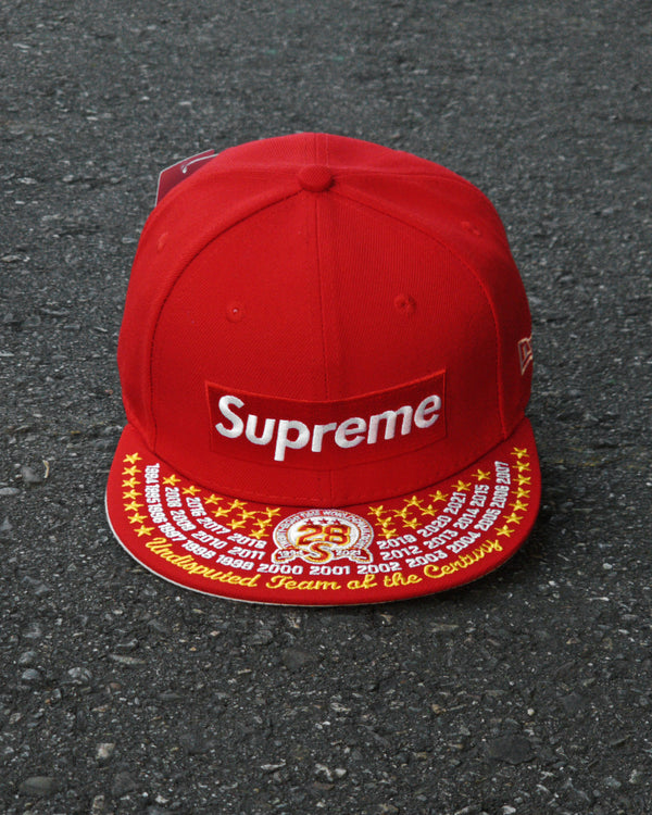 SUPREME EXCLUSIVE ROJO UNDISPUTED BOX LOGO