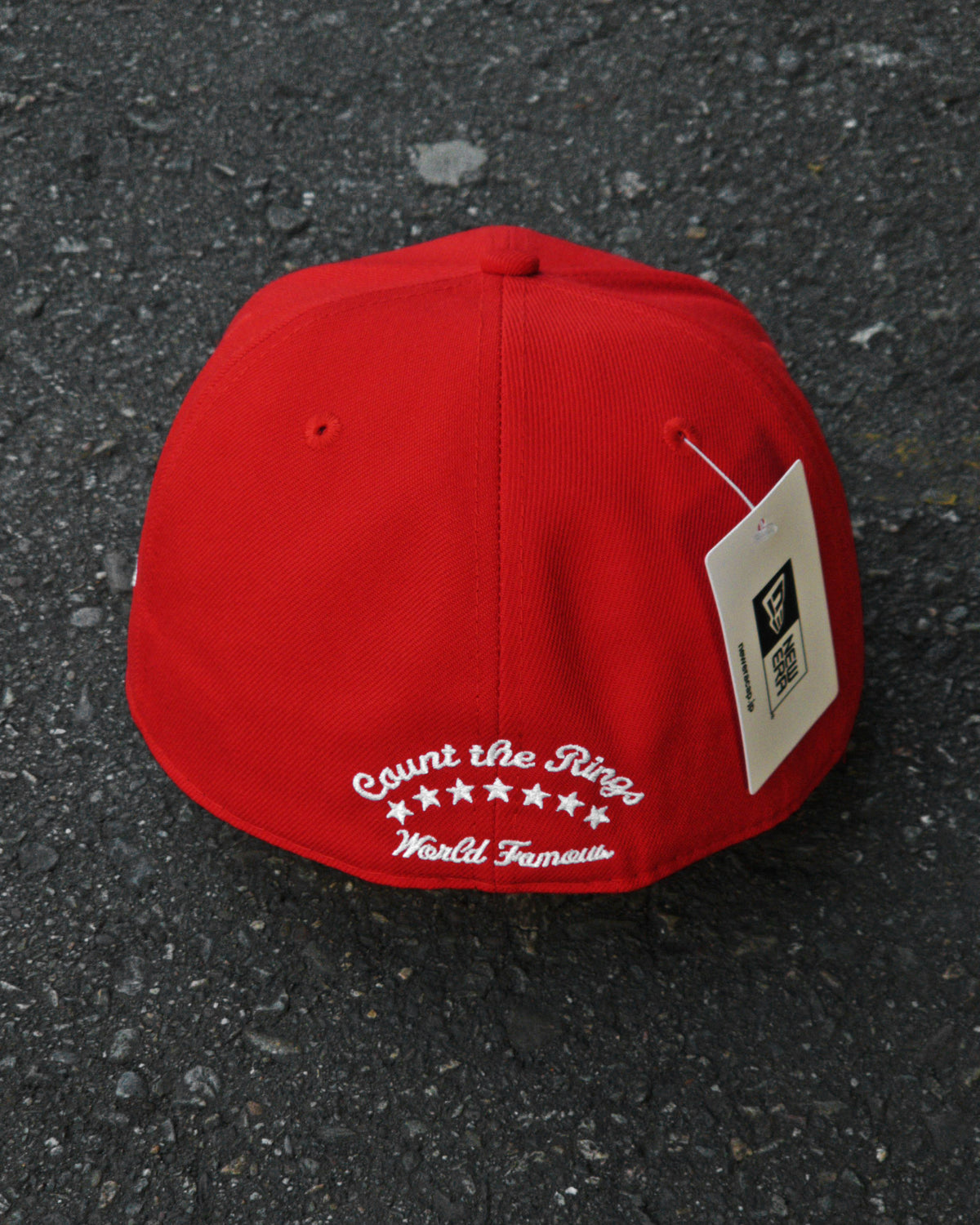 SUPREME EXCLUSIVE ROJO UNDISPUTED BOX LOGO