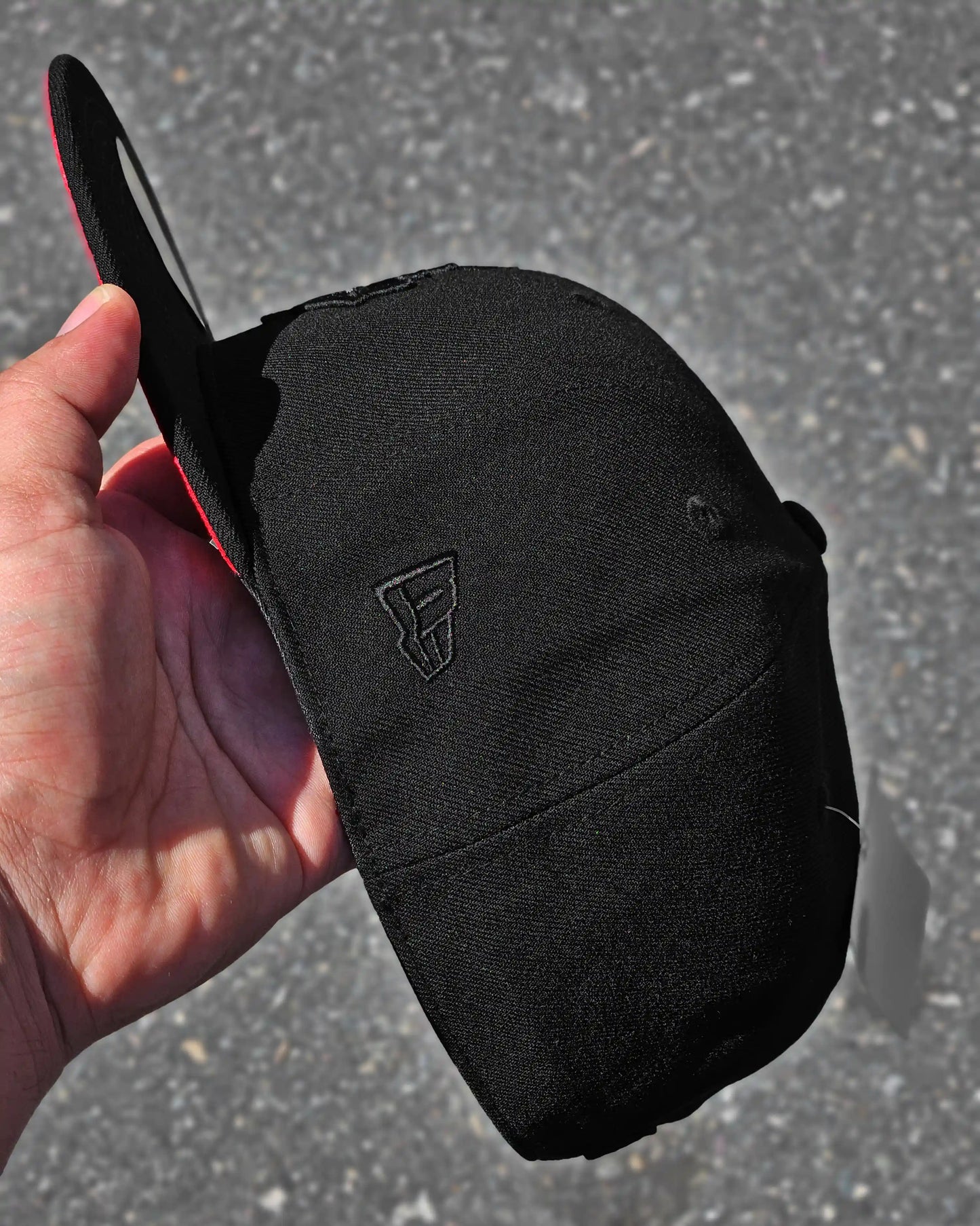 TORONTO BLUE JAYS NEGRO BLACKOUT VISOR ROJO