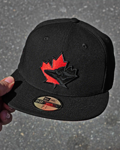 TORONTO BLUE JAYS NEGRO BLACKOUT VISOR ROJO