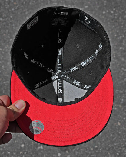 TORONTO BLUE JAYS NEGRO BLACKOUT VISOR ROJO