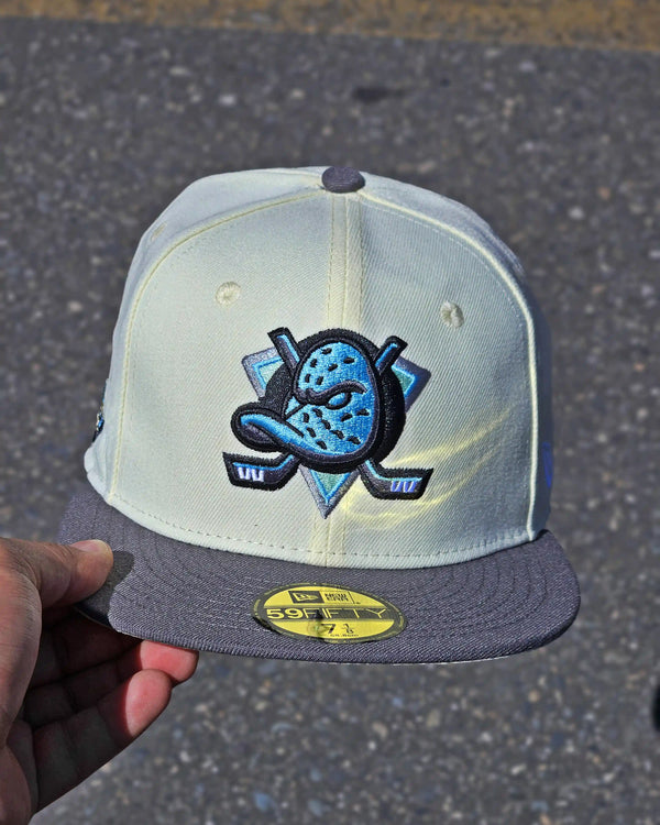 ANAHEIM DUCKS CREMA STANLEYCUP CHAMPIONS VISOR GRIS - vista alternativa