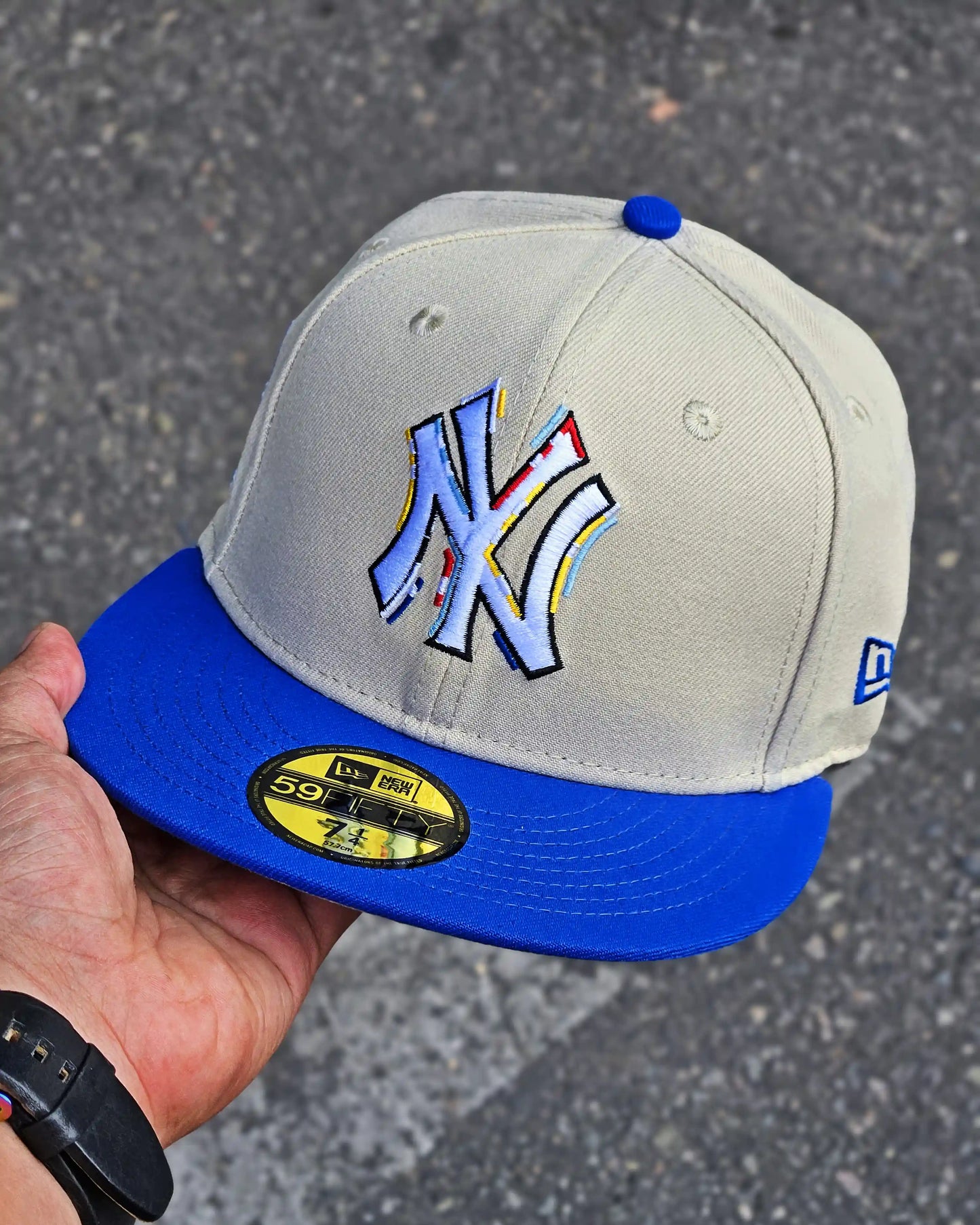 NEW YORK YANKEES BEIGE COLOR BRUSH VISOR AZUL