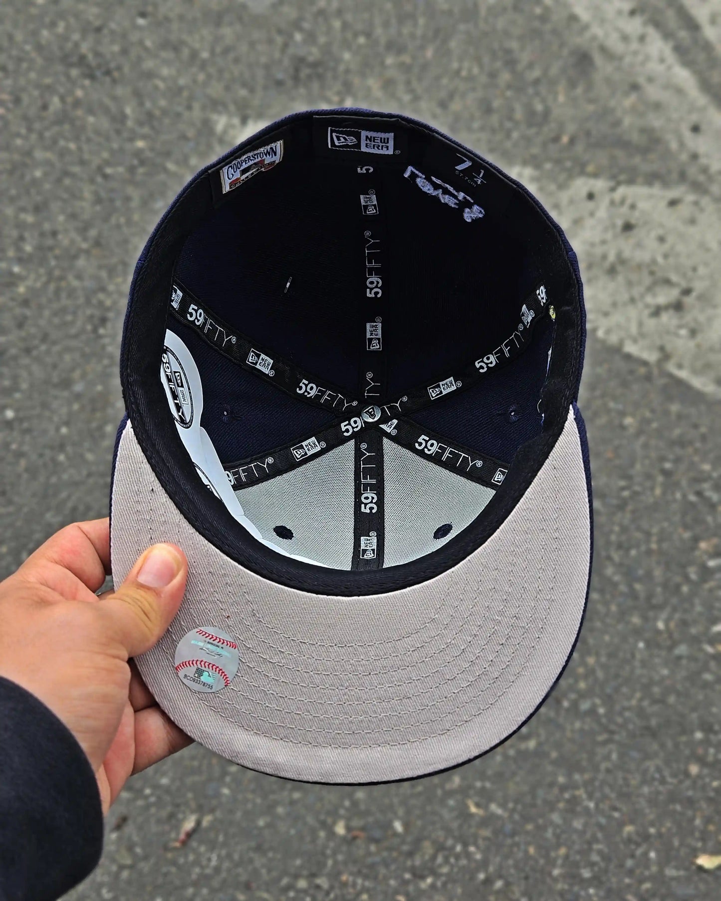 NEW YORK YANKEES NAVY HUSTLE AND LOVE = GAME