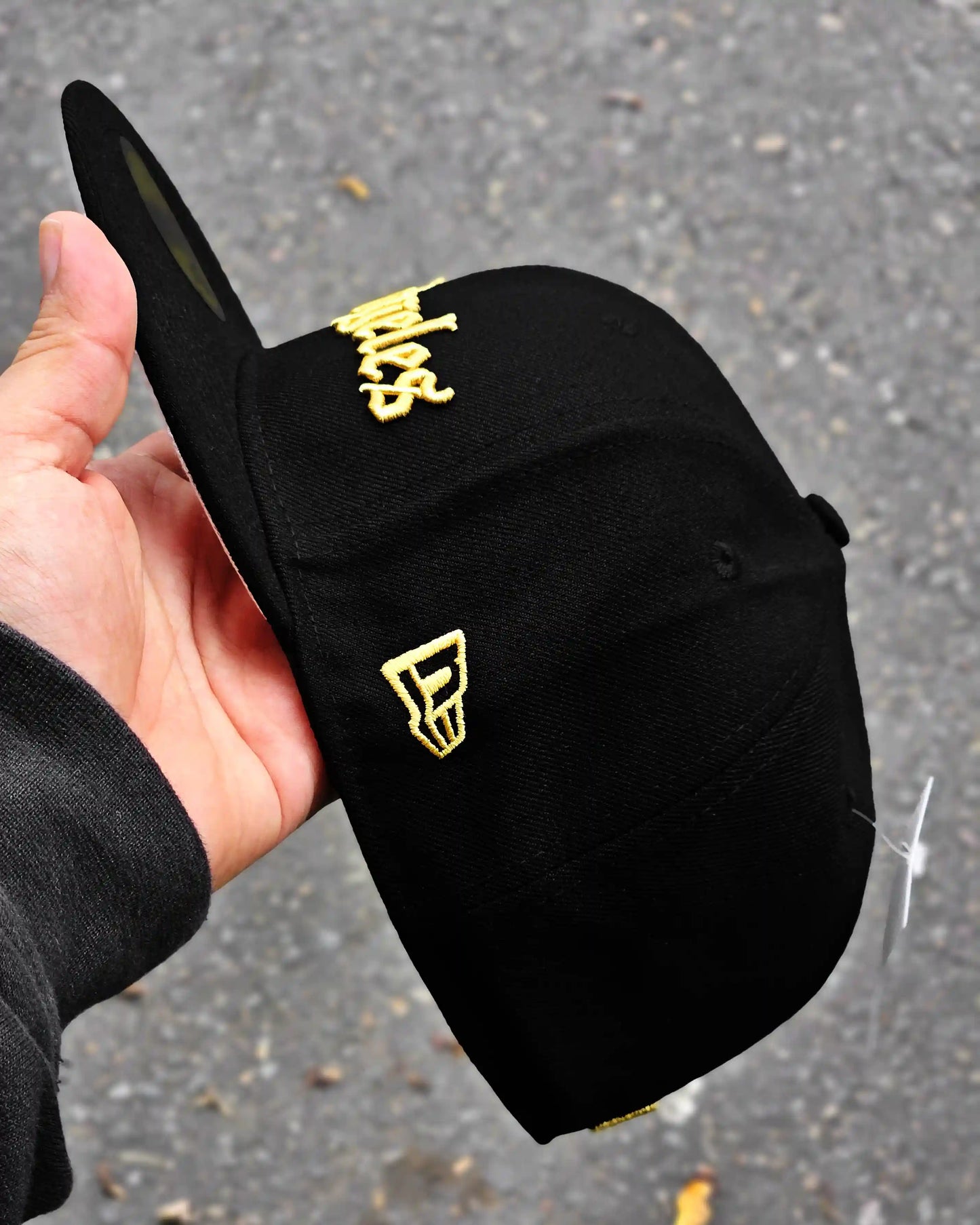 LOS ANGELES DODGERS NEGRO GOTHIC DORADO