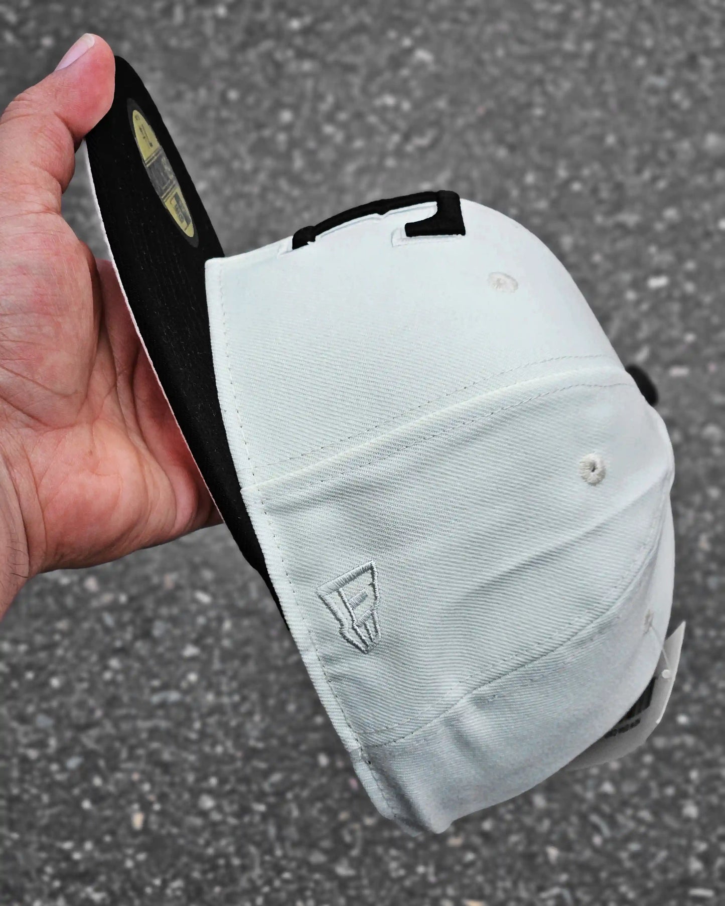 TEXAS RANGERS BEIGE VISOR NEGRO