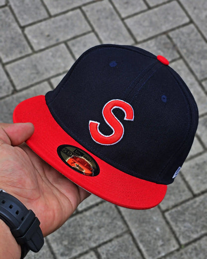 SUPREME EXCLUSIVE NAVY PARCA S VISOR ROJO