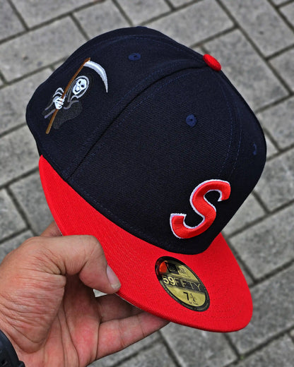 SUPREME EXCLUSIVE NAVY PARCA S VISOR ROJO
