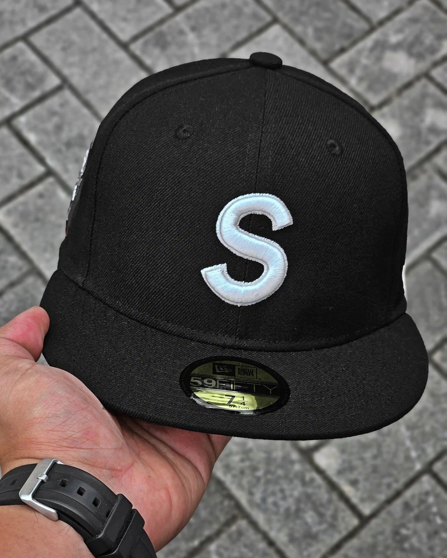 SUPREME EXCLUSIVE NEGRO PARCA S