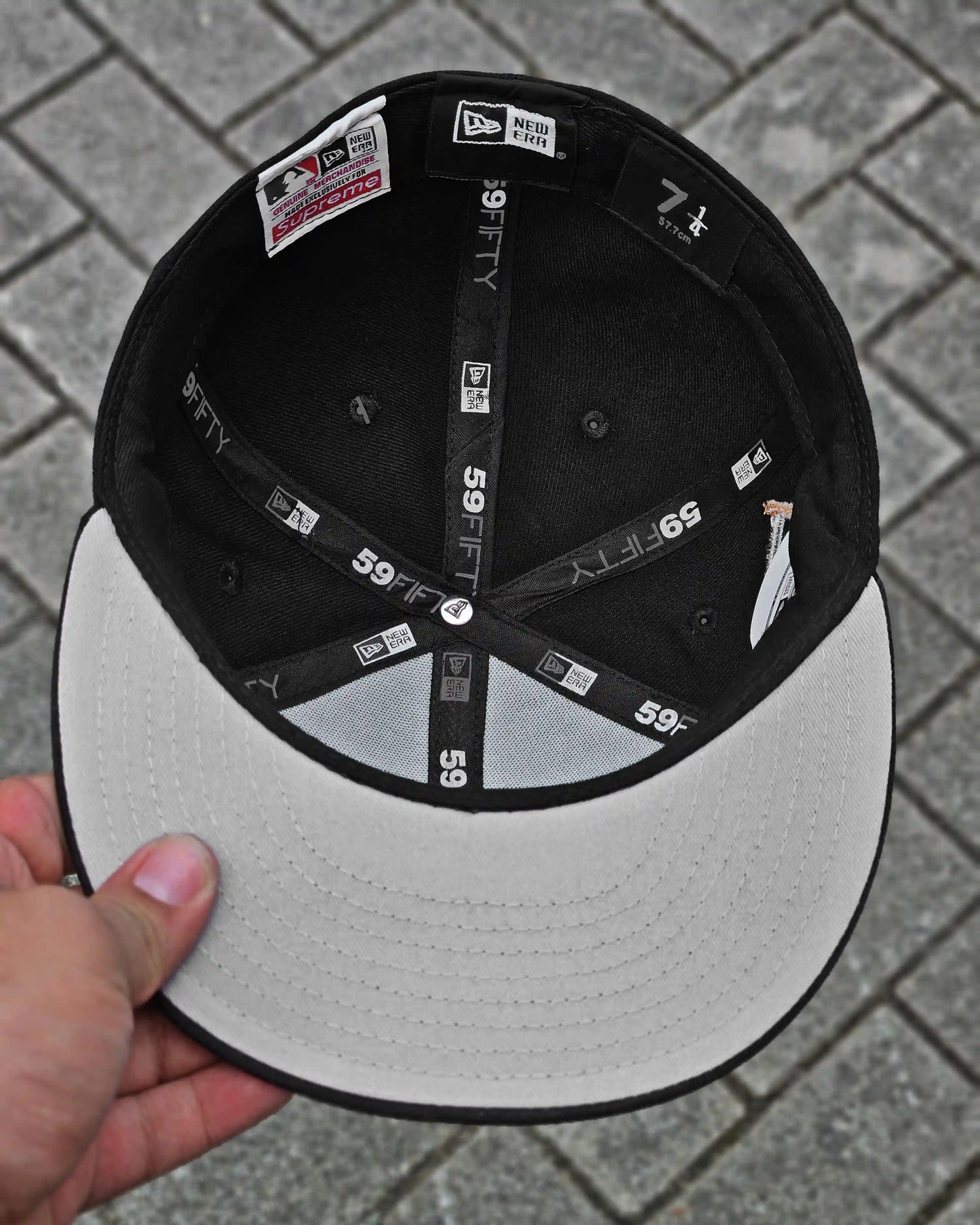 SUPREME EXCLUSIVE NEGRO PARCA S