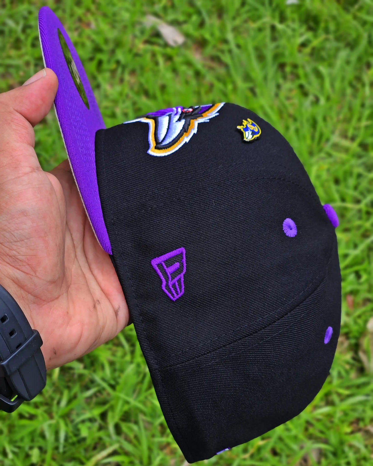 BALTIMORE RAVENS NEGRO VISOR MORADO