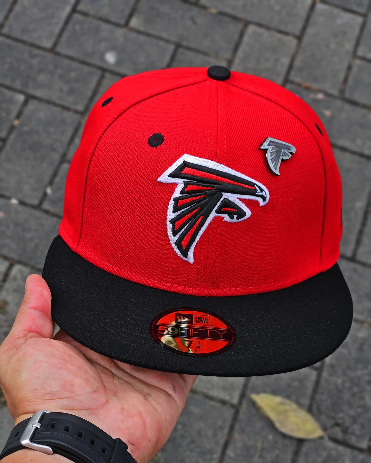ATLANTA FALCONS ROJO VISOR NEGRO