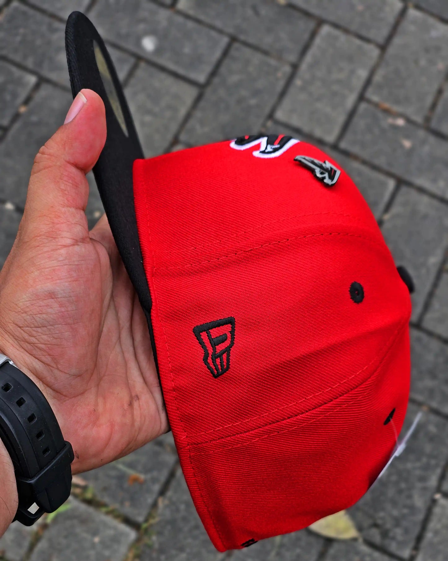 ATLANTA FALCONS ROJO VISOR NEGRO