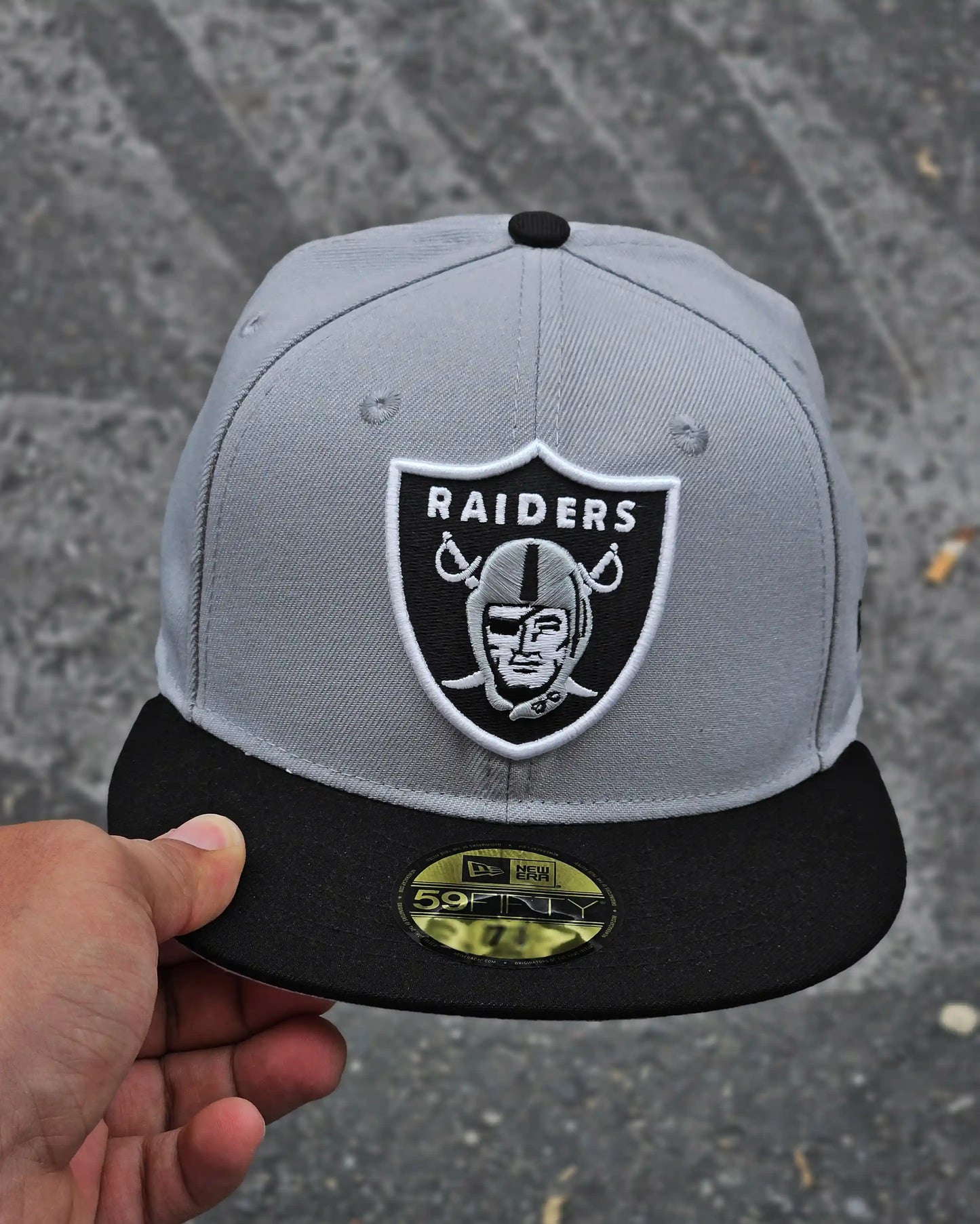 LAS VEGAS RAIDERS GRIS VISOR NEGRO